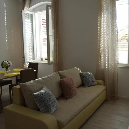 Apartment Optimist Town Center Makarska