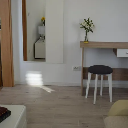 Optimist Town Center Apartment